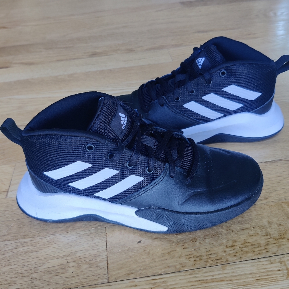 Adidas Own The Game Black Basketball Shoes Youth Size 3 - Fantastic condition!